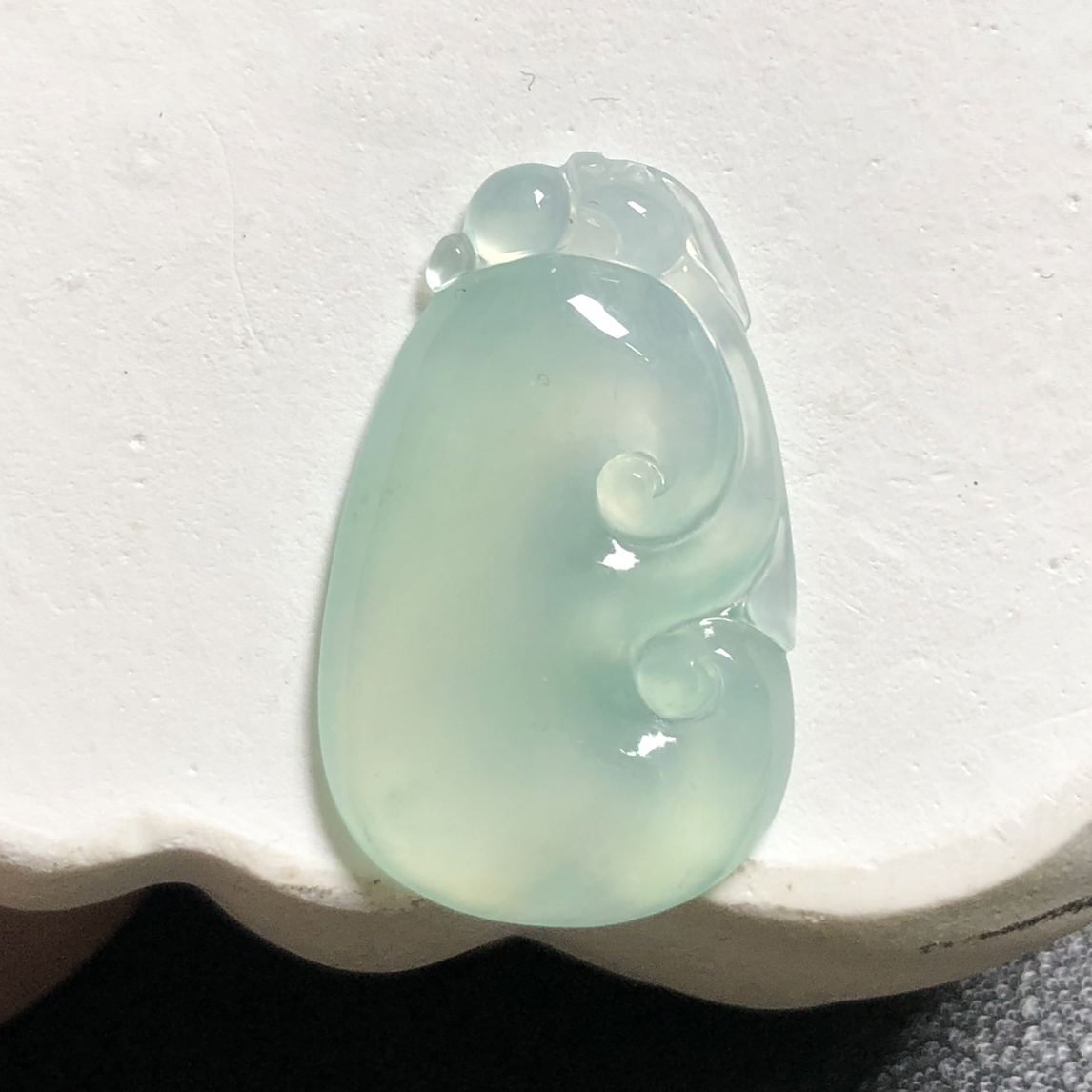 天然缅甸翡翠A货冰种晴底如意