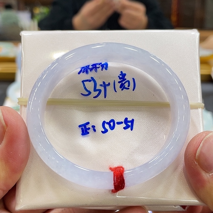 翡翠手镯未镶嵌翡翠