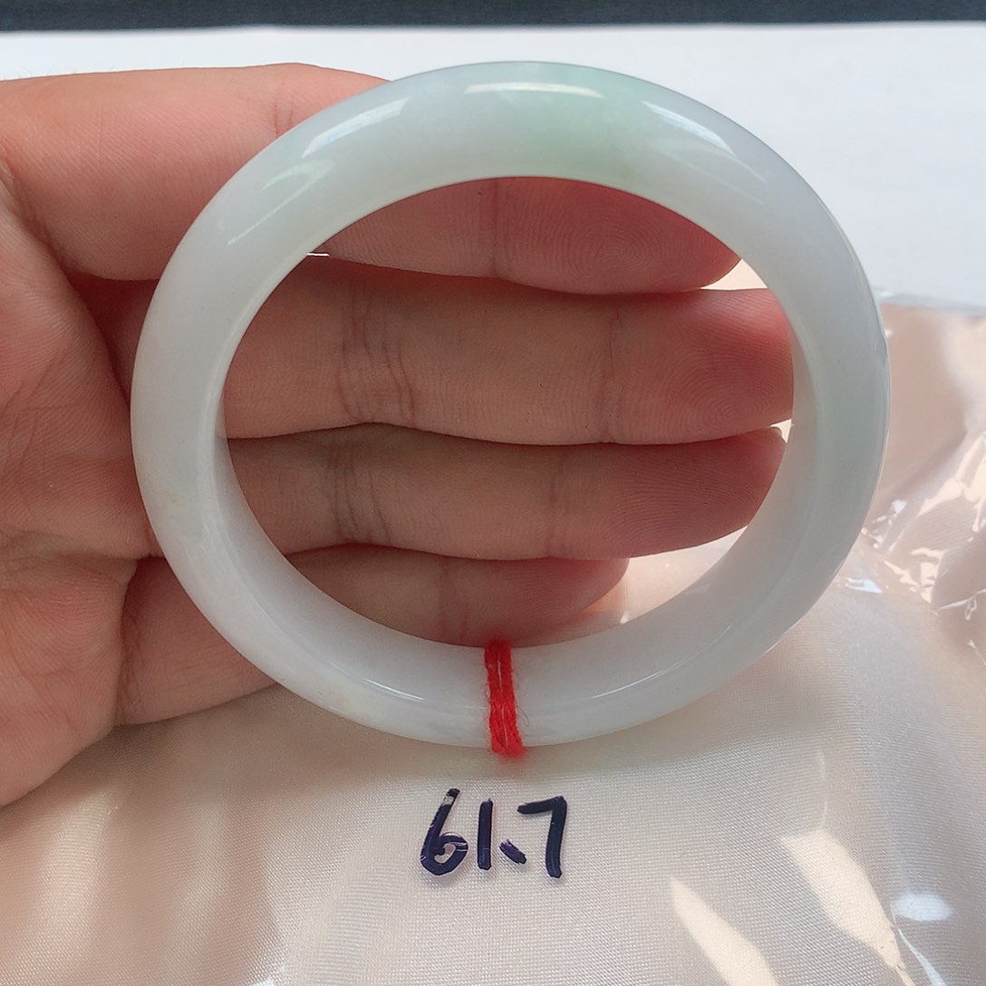 翡翠手镯未镶嵌61-62圈。307号