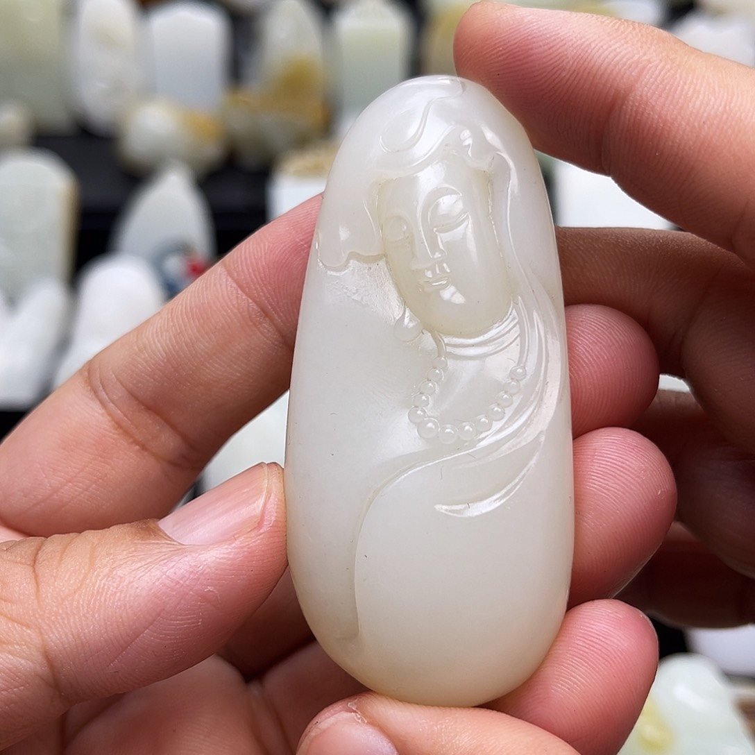 和田玉颈饰未镶嵌