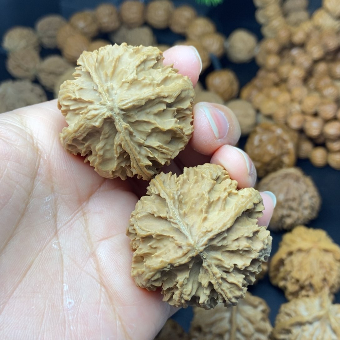 文玩核桃把件木*秦岭核桃西瓜霸王龙42