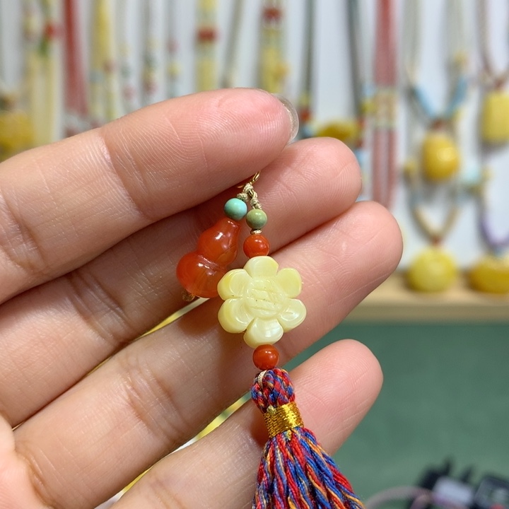 蜜蜡未镶嵌裸石配饰