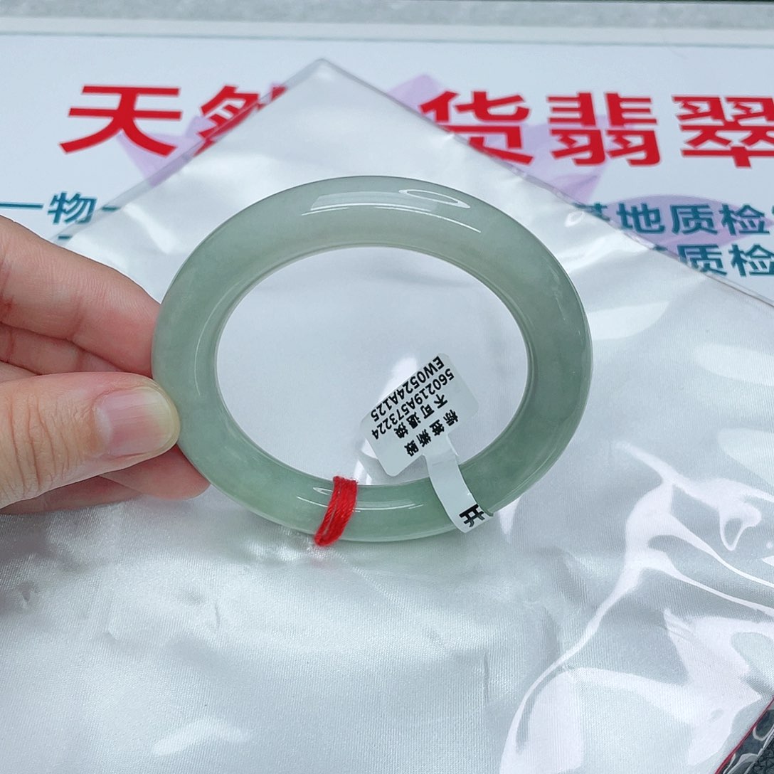 翡翠手镯未镶嵌圆56 纯天然A货翡翠