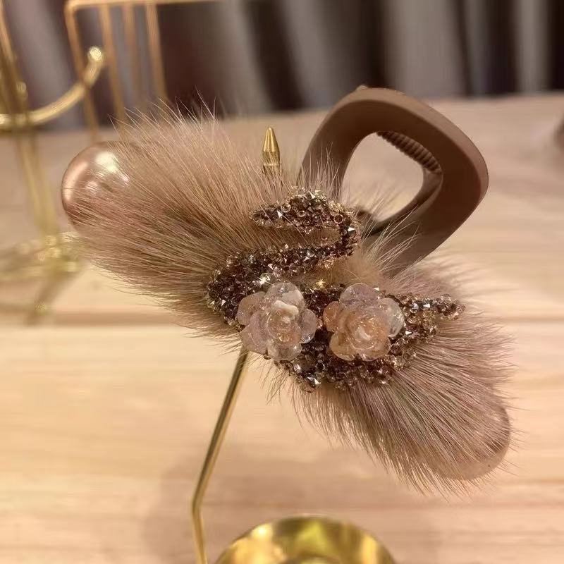 高级感天鹅玫瑰花毛毛抓夹女后脑勺半扎抓发夹盘发鲨鱼夹发卡3149