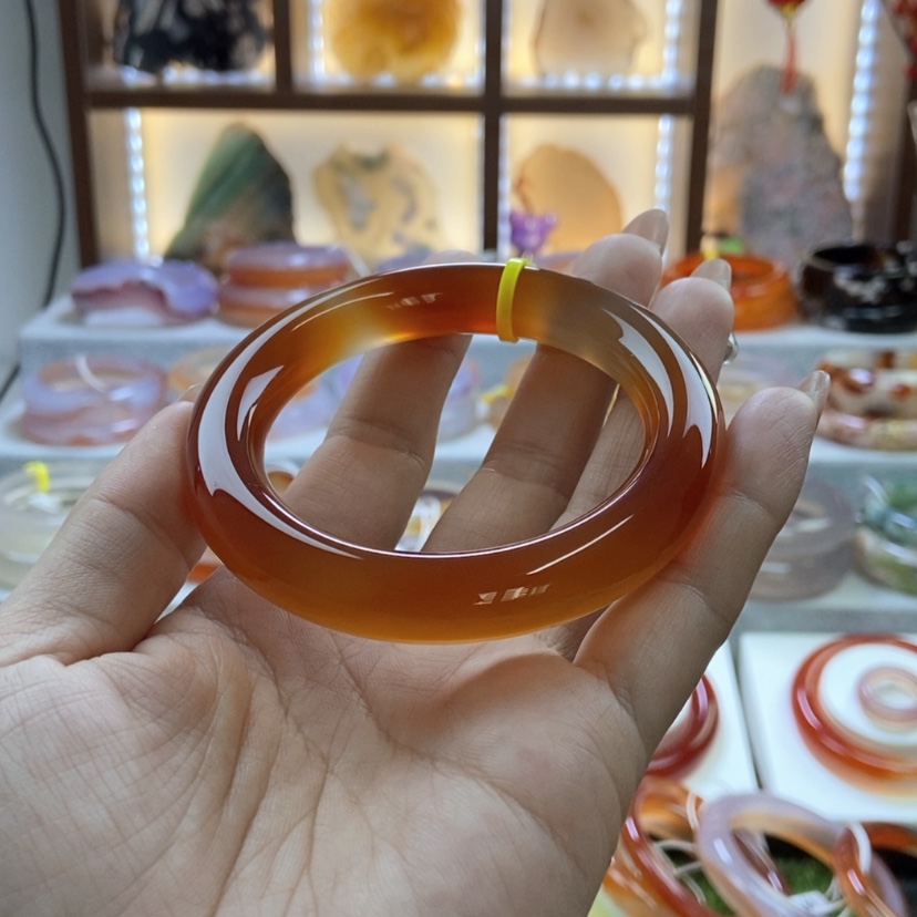 【闪购商品】玛瑙/玉髓手镯未镶嵌晚*