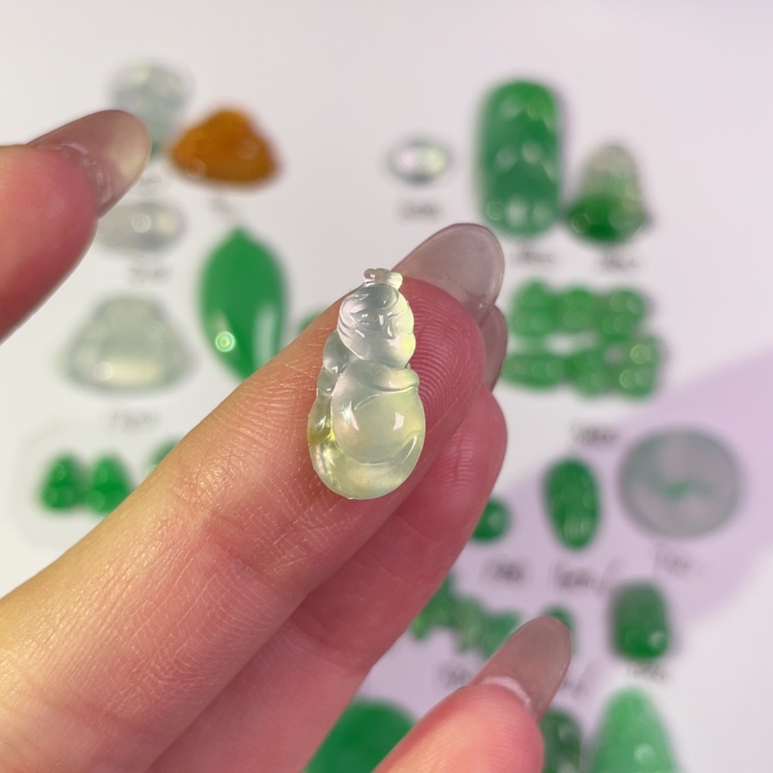 翡翠未镶嵌颈饰裸石