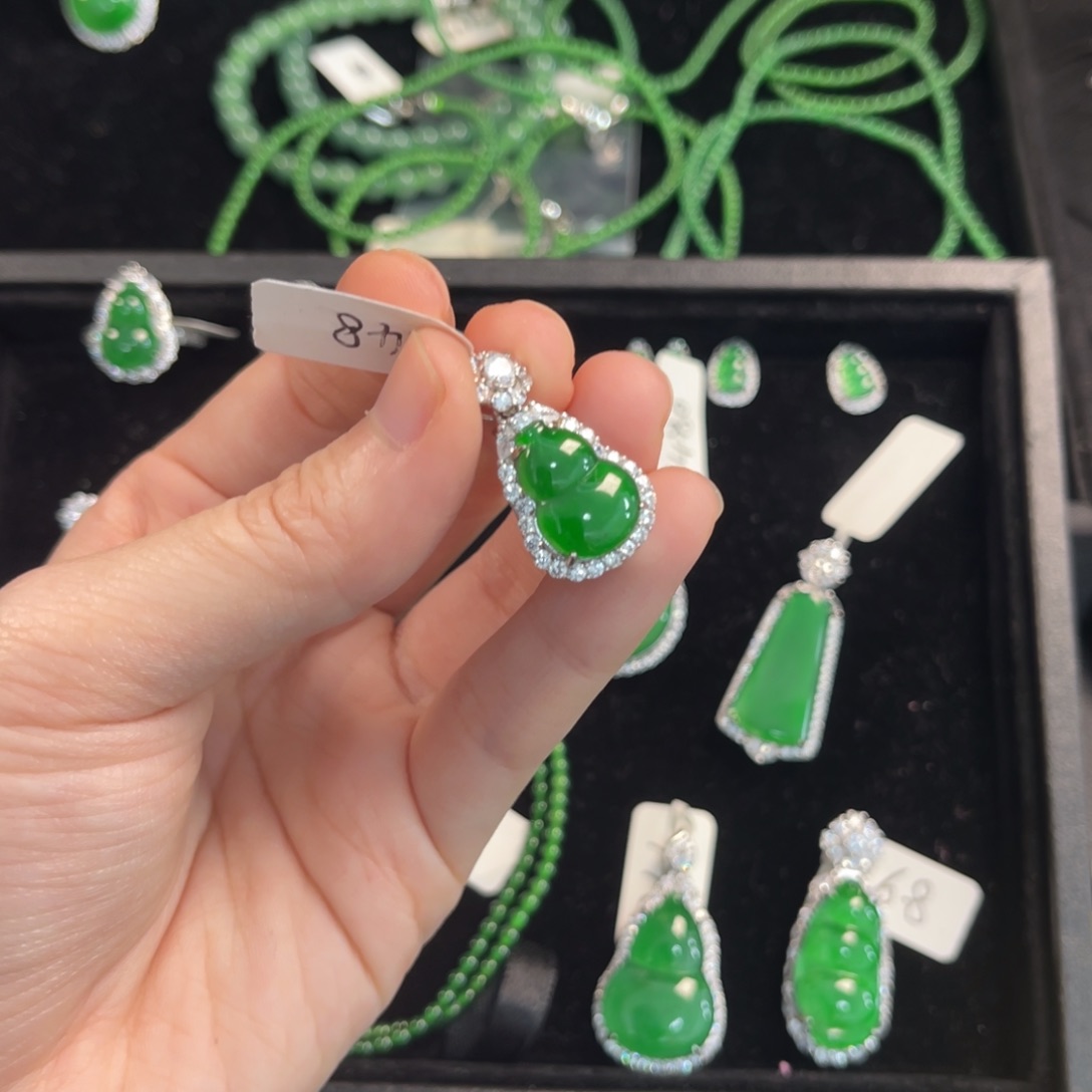 翡翠银S925镶嵌戒指葫芦吊坠