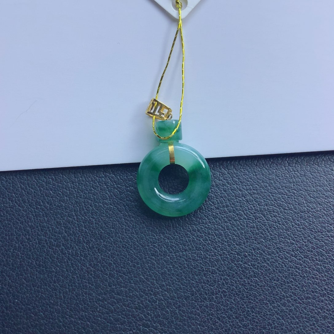 翡翠颈饰未镶嵌甜甜圈