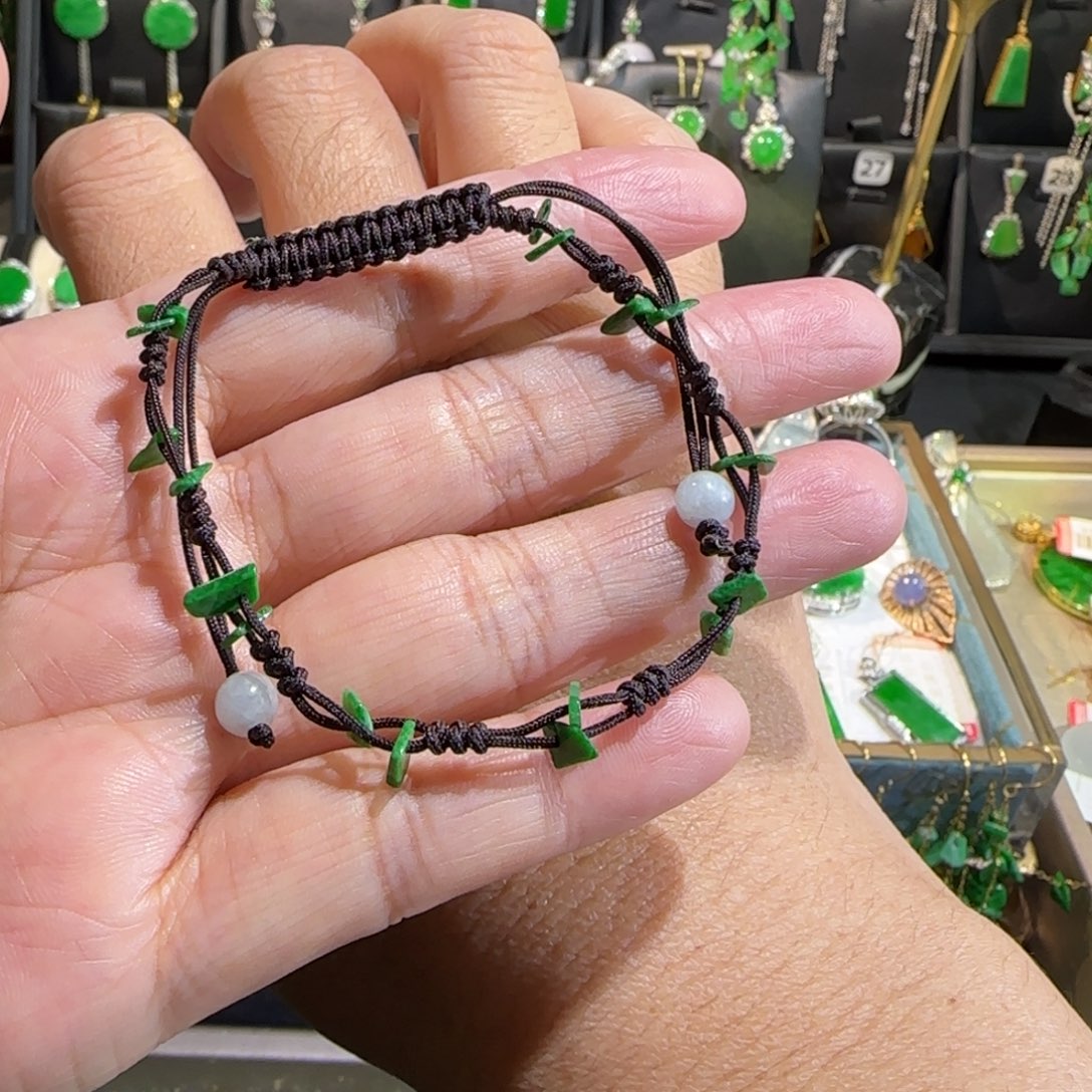 翡翠未镶嵌颈饰手绳