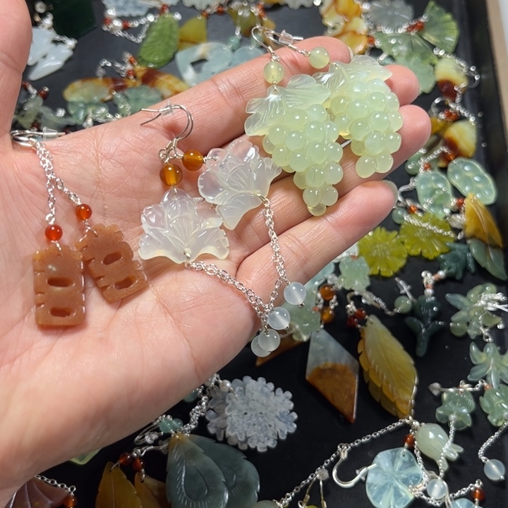 蛇纹石玉耳饰未镶嵌