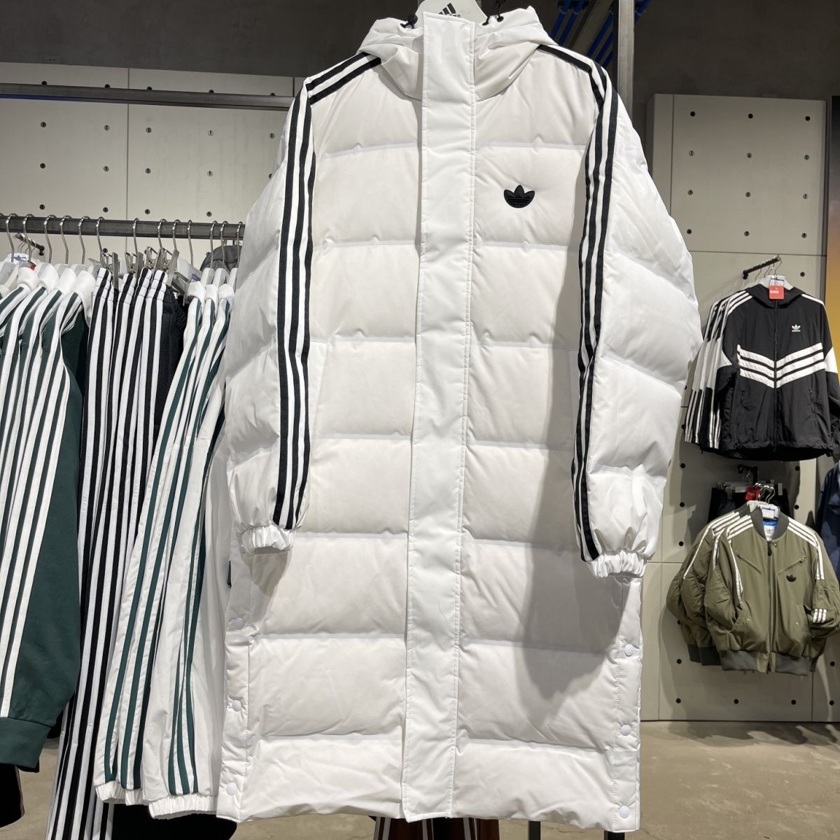 Adidas/阿迪达斯三叶草男士加厚保暖防风羽绒服JJ4968
