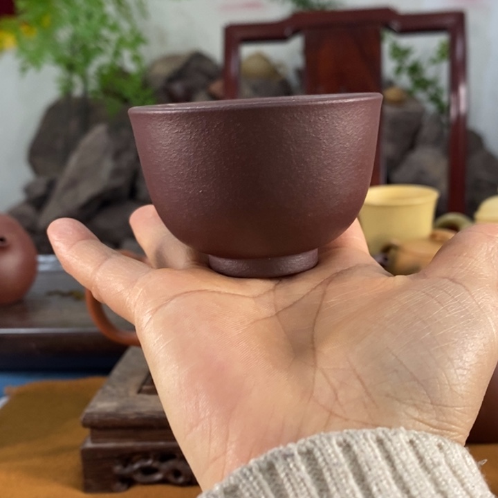 紫砂茶壶石红主人杯50左右的容量