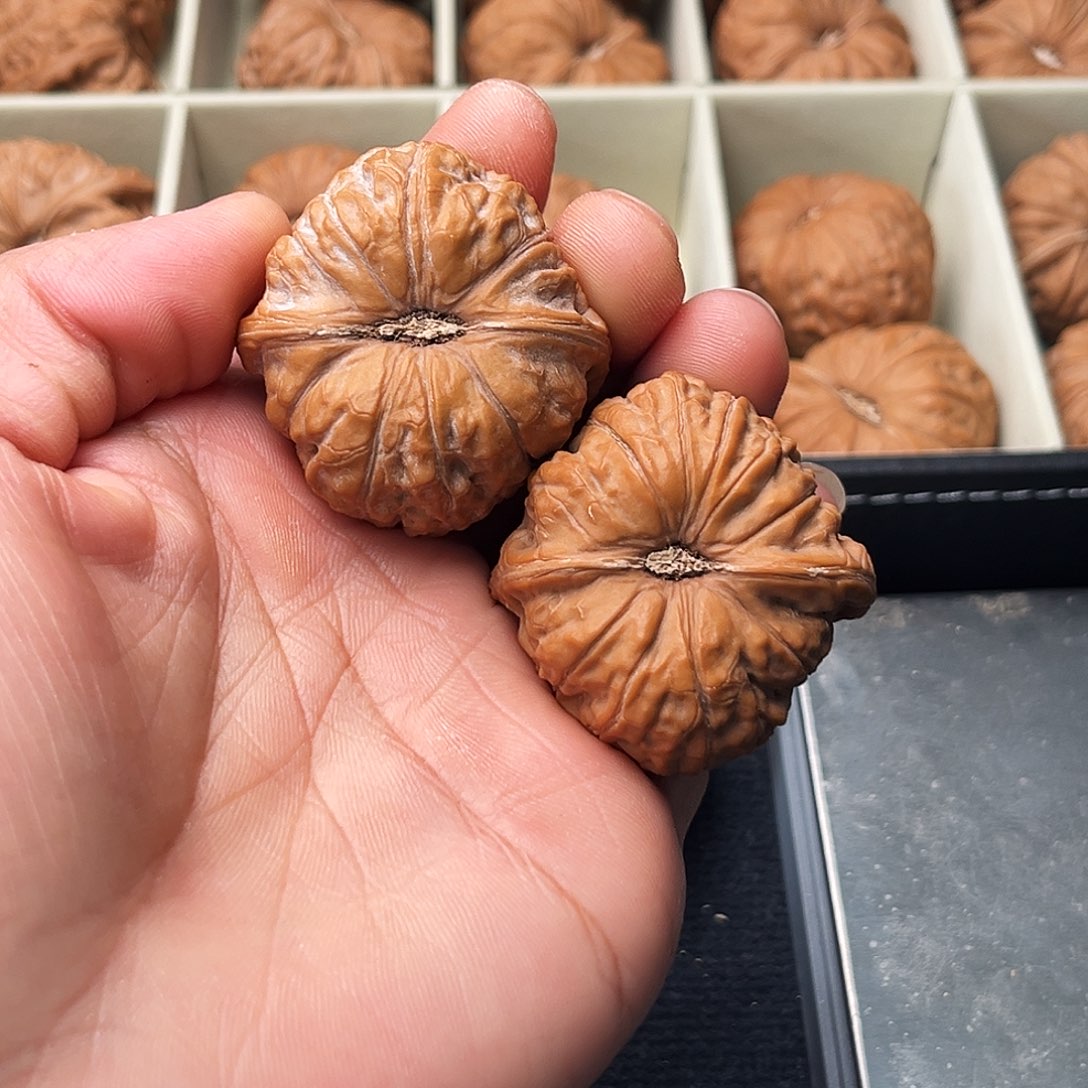 吾***吊坠文玩核桃121  吾