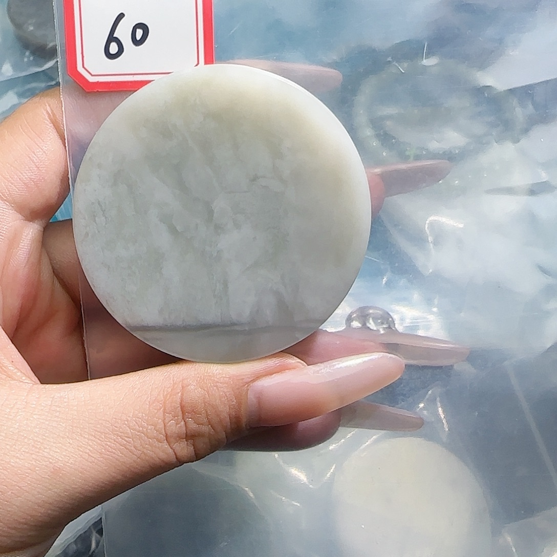 和田玉未镶嵌珠宝半成品