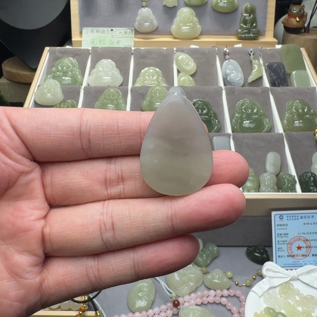 和田玉颈饰未镶嵌