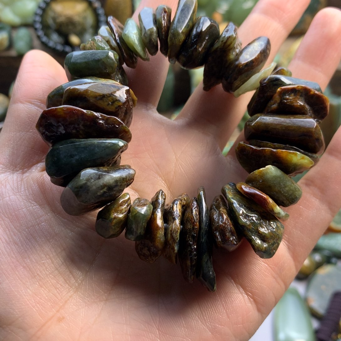 未镶嵌岫岩河磨玉（透闪石质玉）珠宝奇石放*啦