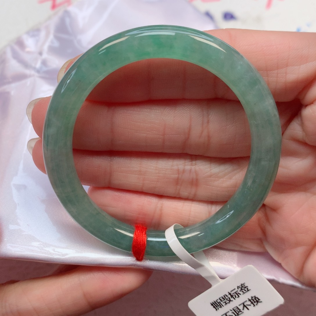 翡翠手镯未镶嵌51贵妃