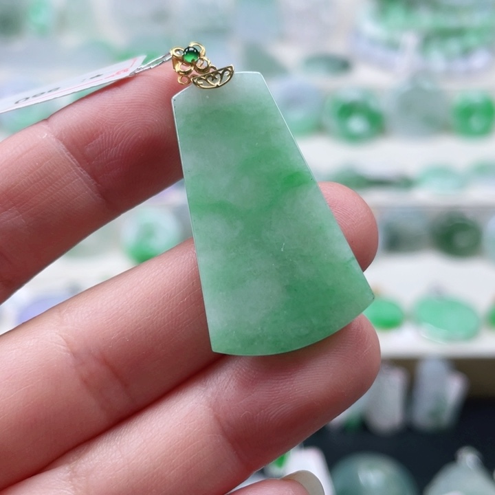 套链18K金镶嵌翡翠素牌