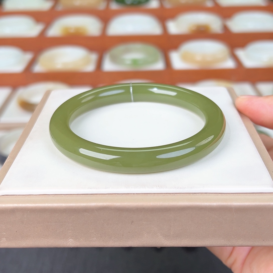 和田玉手镯未镶嵌和田玉黄口手镯