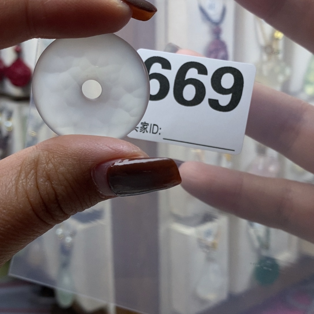 玛瑙/玉髓颈饰合金只****?