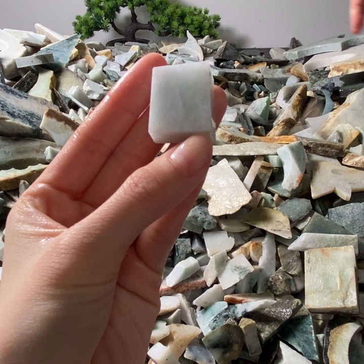 翡翠颈饰未镶嵌天然翡翠