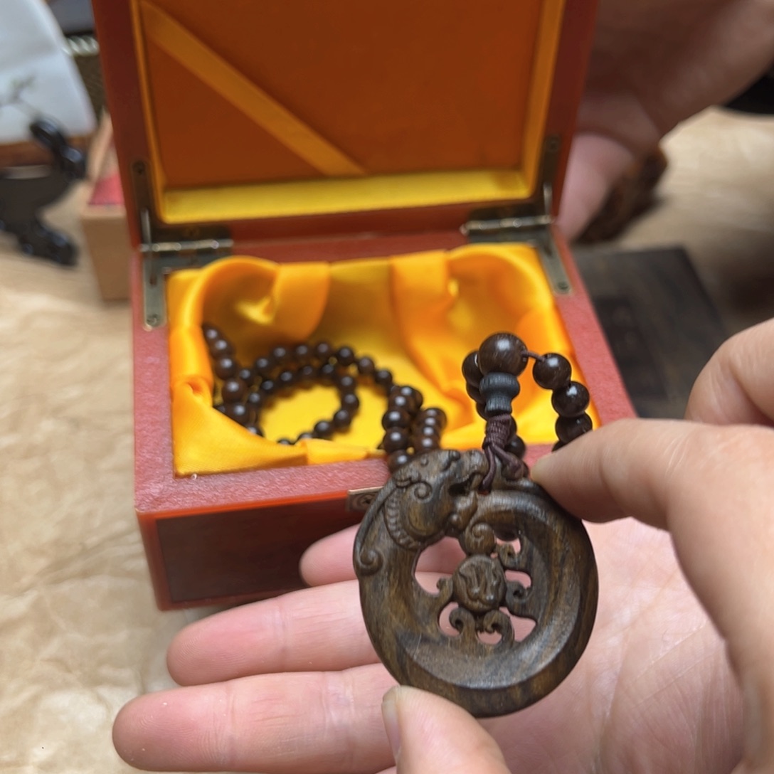 大叶紫檀（黑酸枝木类）