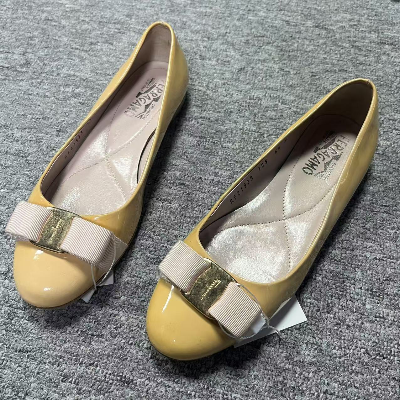 95新 FERRAGAMO/菲拉格慕 36.5码/米亚女鞋黄色蝴蝶结单鞋 1128