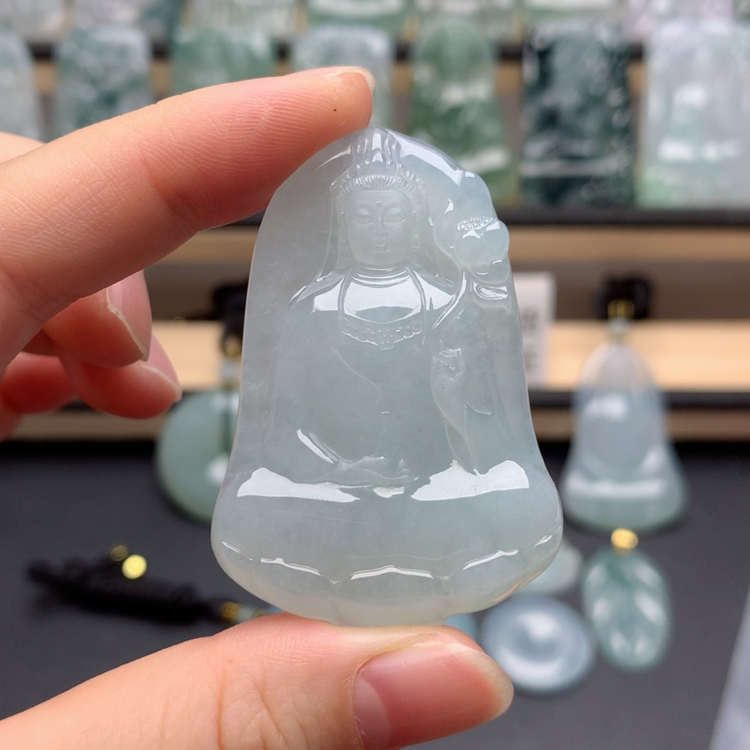 颈饰未镶嵌翡翠素衣