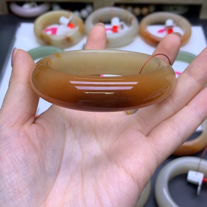 未镶嵌手镯石英质玉