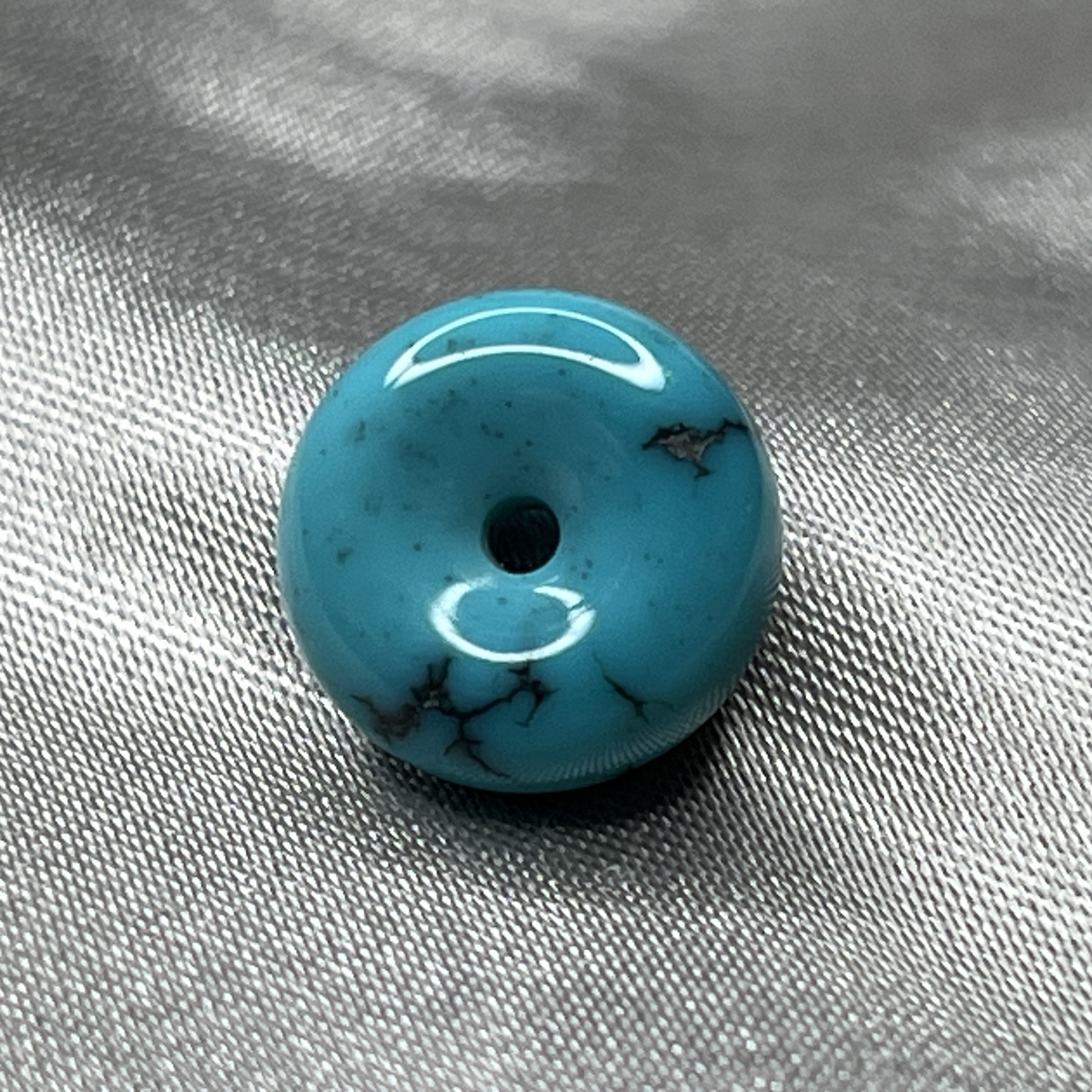 高瓷蓝玉化料面包圈，尺寸10.5x4.4mm重0.88克