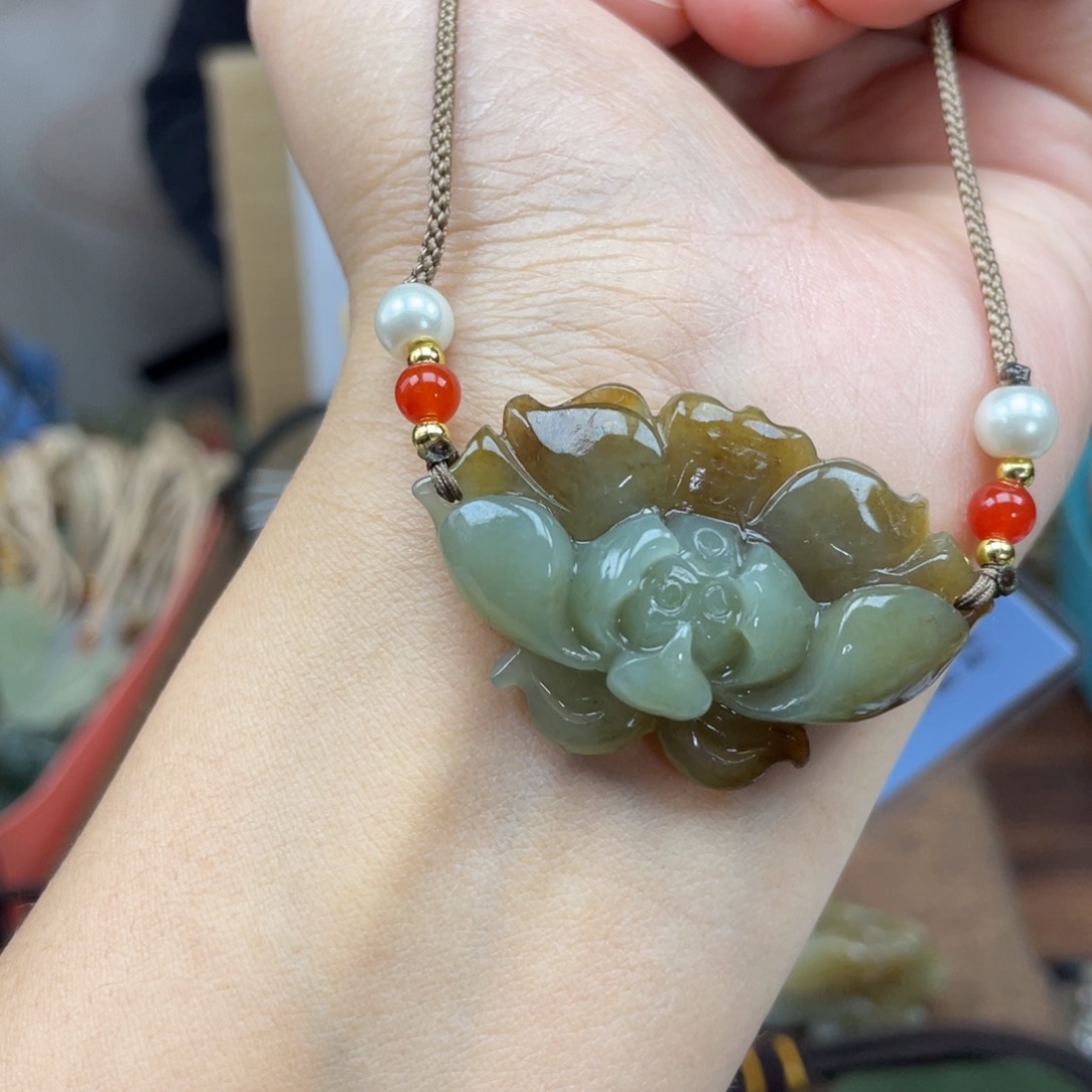 和田玉颈饰未镶嵌