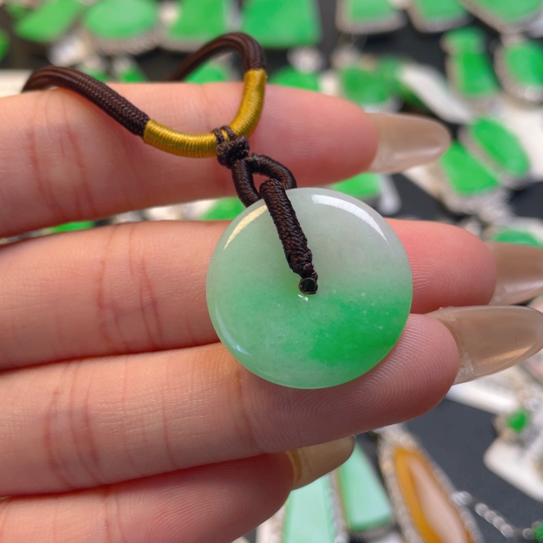 颈饰银S925镶嵌翡翠