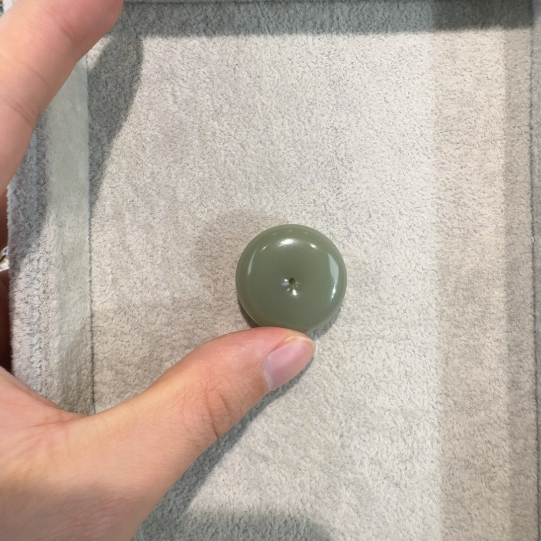 和田玉未镶嵌吊坠(赠链)30平安扣