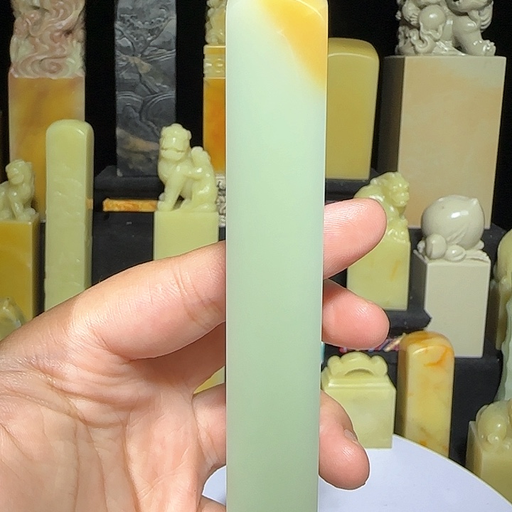 青田石一**。青田石青田石