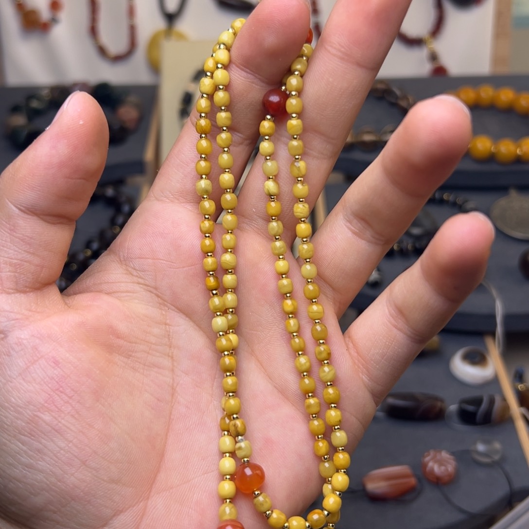 琥珀颈饰未镶嵌蜜蜡