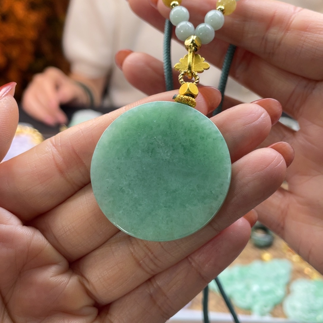 翡翠未镶嵌颈饰代编织