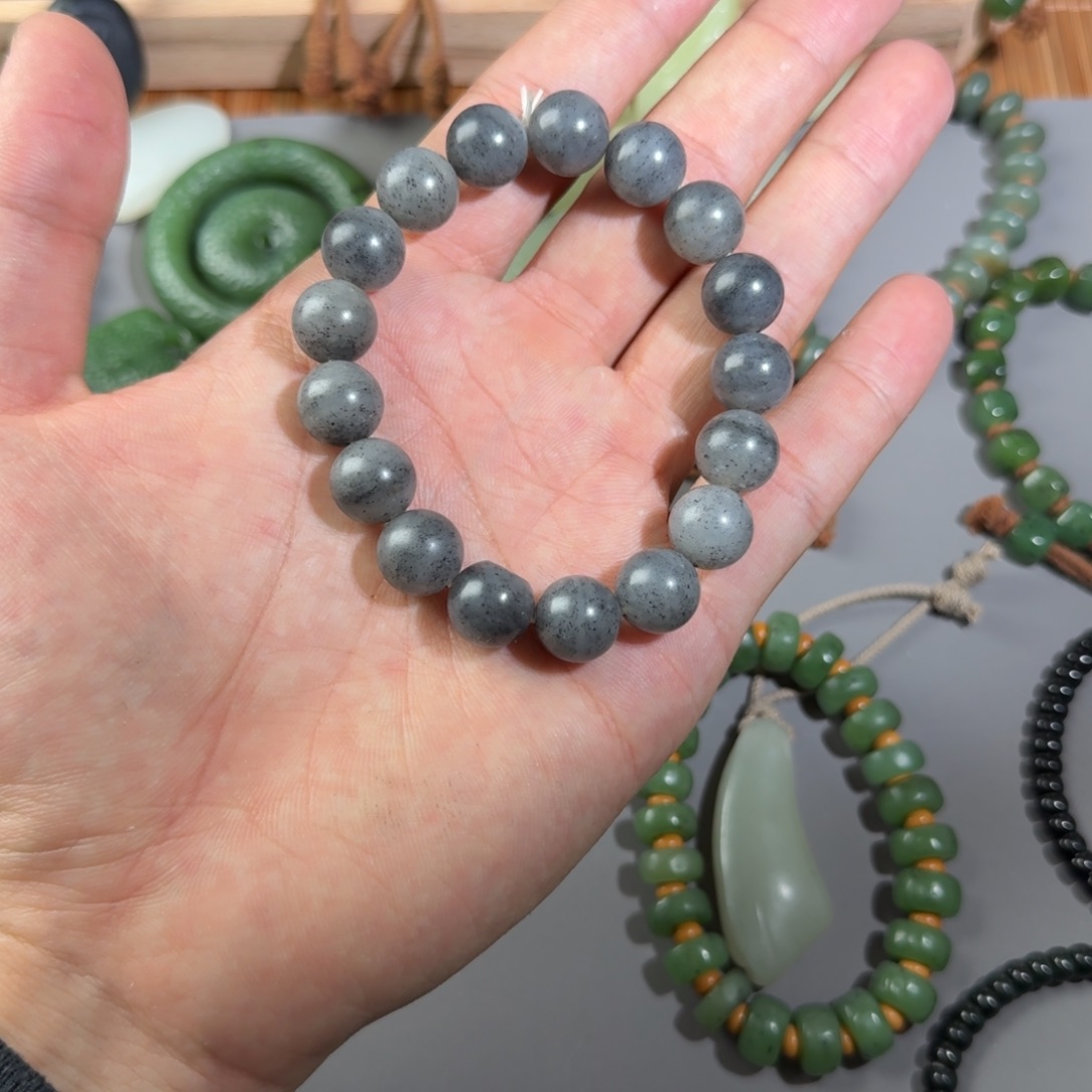 雨***纷和田玉（糖玉）未镶嵌颈饰