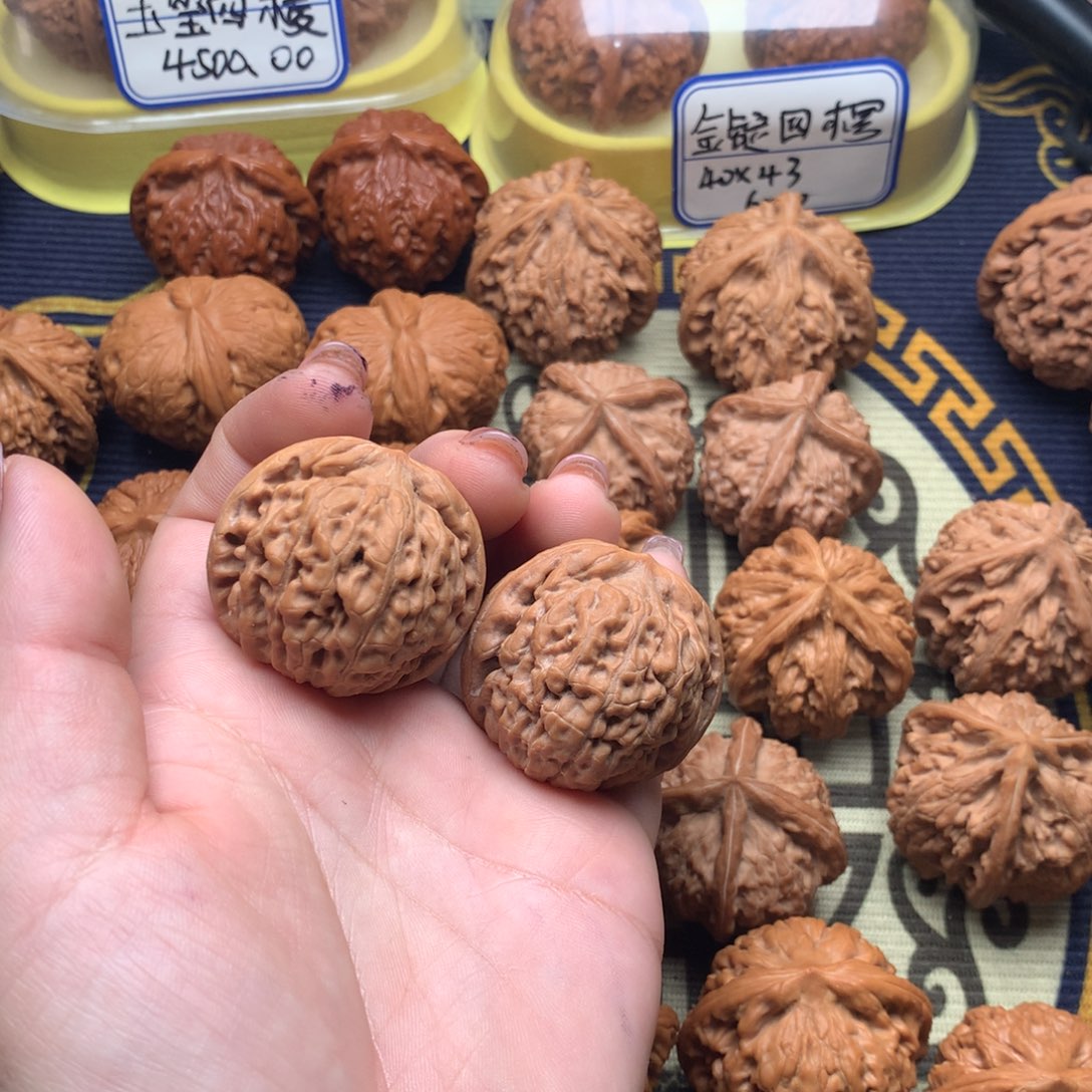 文玩核桃吊坠莲花36