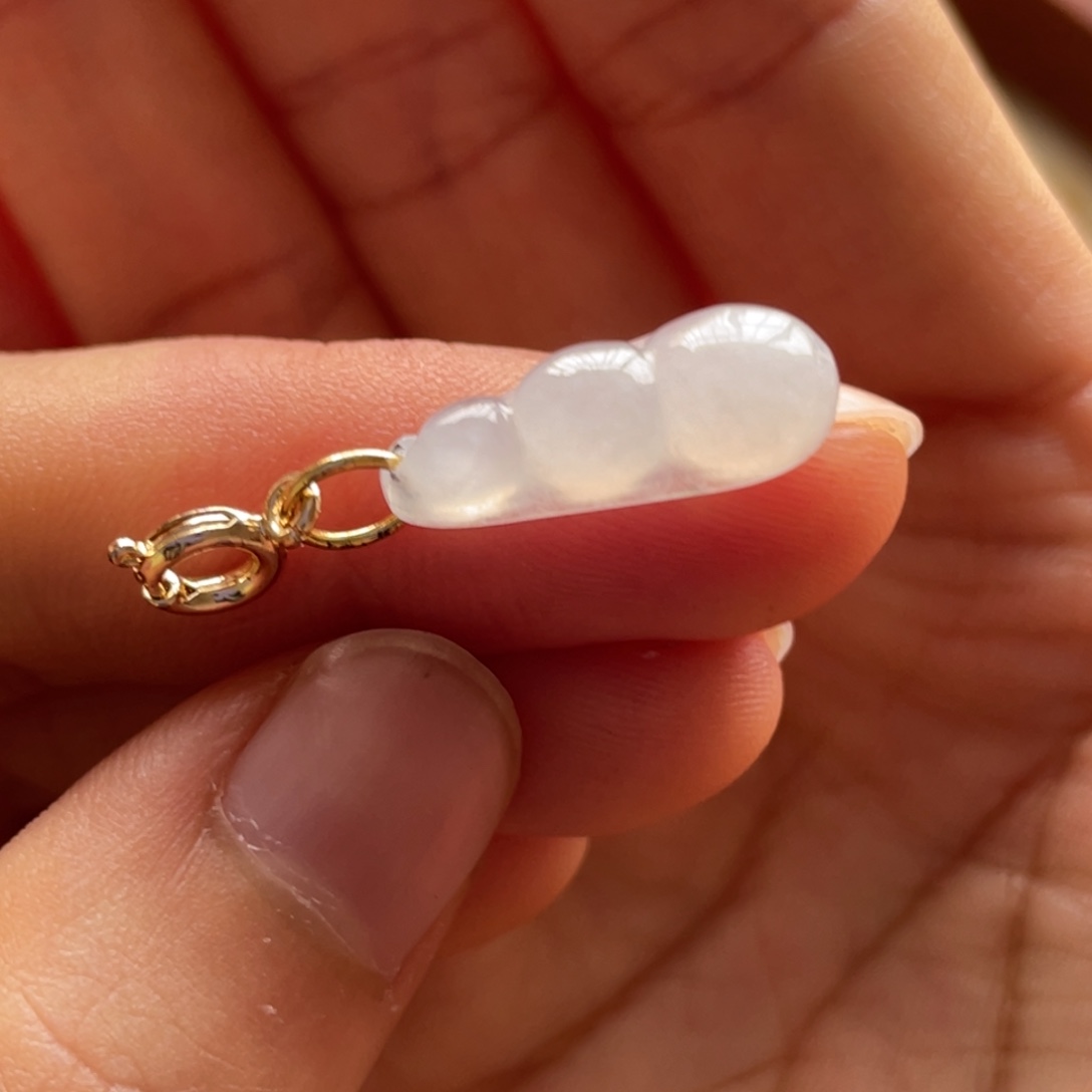 翡翠颈饰未镶嵌福豆