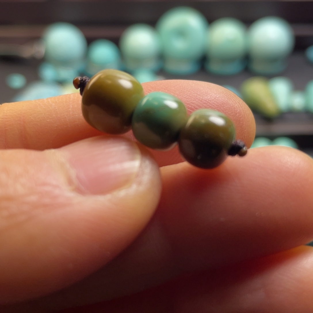 绿松石颈饰未镶嵌