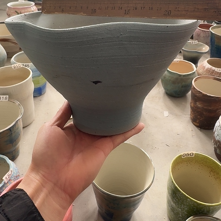 口23高17带孔微瑕