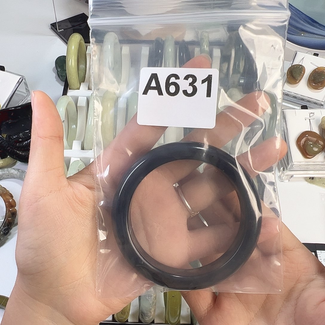 蛇纹石玉手镯未镶嵌蛋*肉