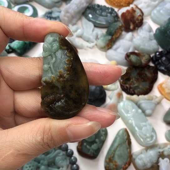 定制翡翠未镶嵌翡翠