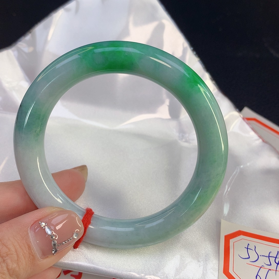 翡翠手镯未镶嵌天然A货翡翠064