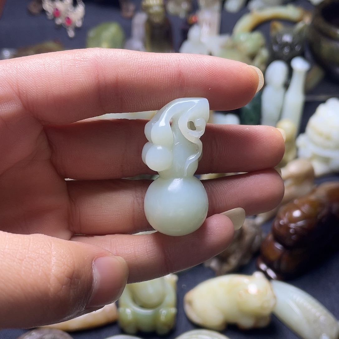 和田玉（糖玉）未镶嵌颈饰