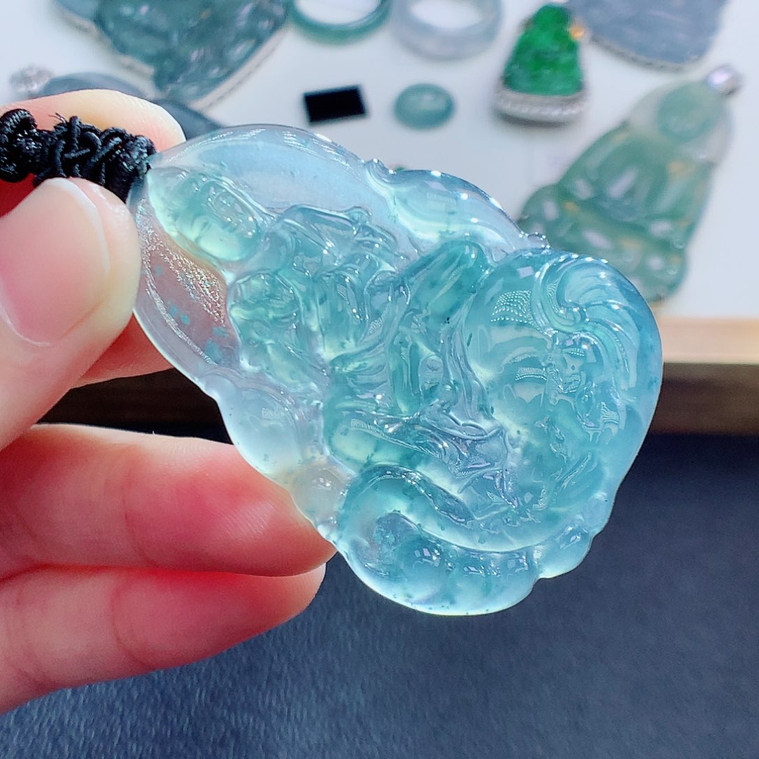 翡翠颈饰未镶嵌翡翠