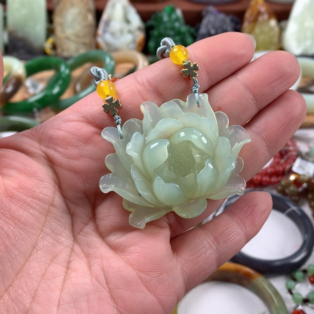 岫玉颈饰未镶嵌吊坠