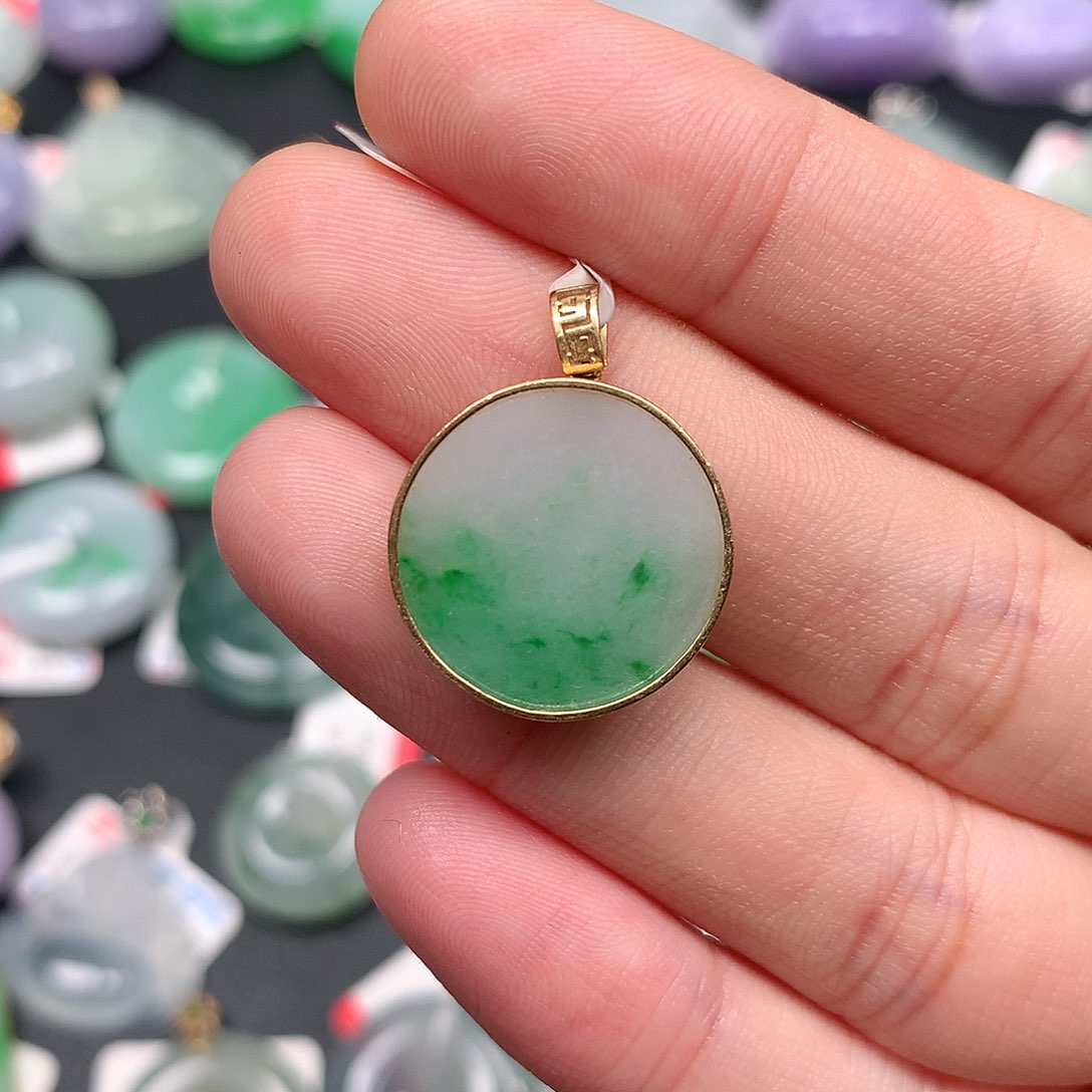 颈饰18K金镶嵌翡翠翡翠吊坠