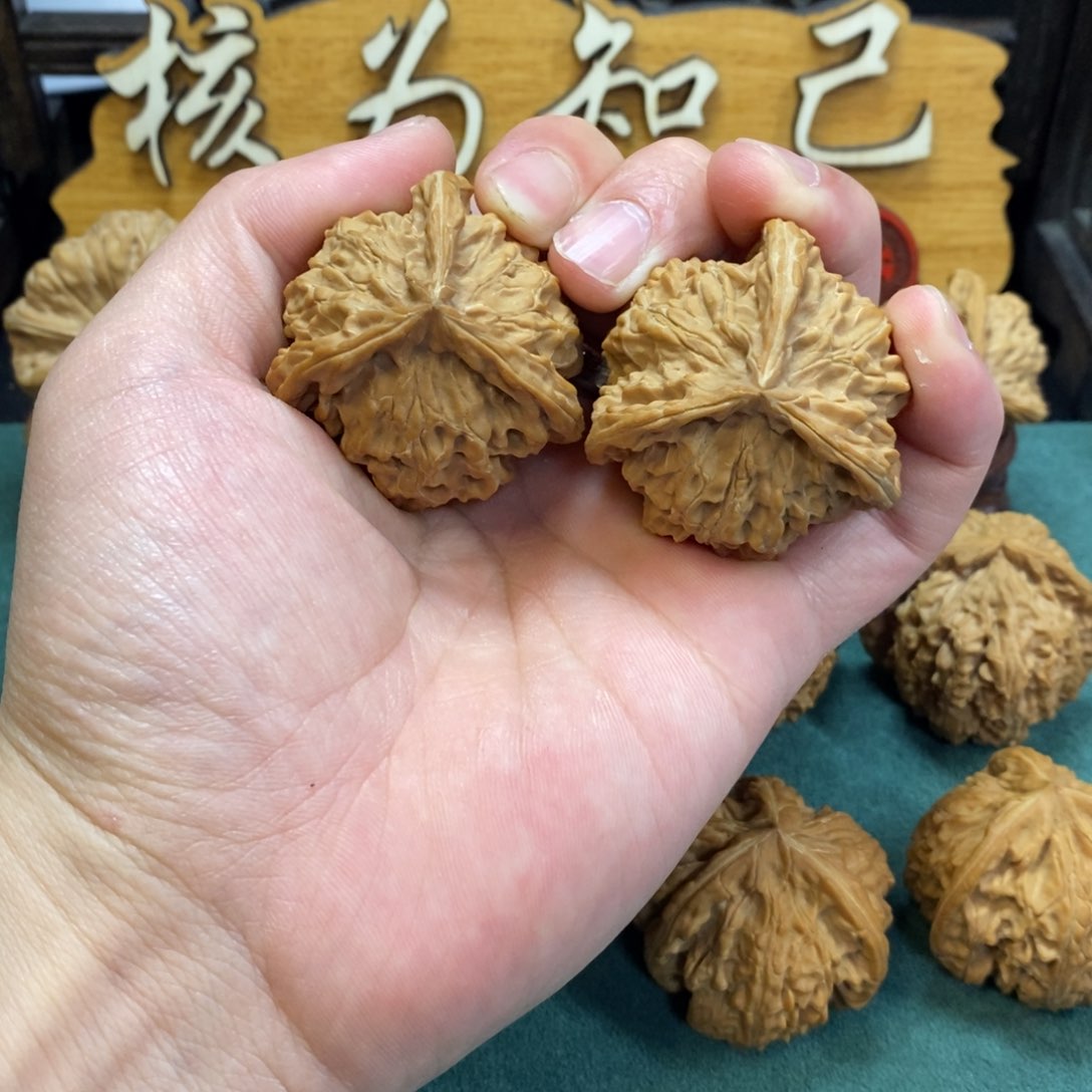 文玩核桃把件盘山三棱41全品