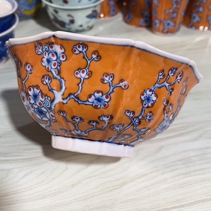 瓷片///////直径15厘米…红。